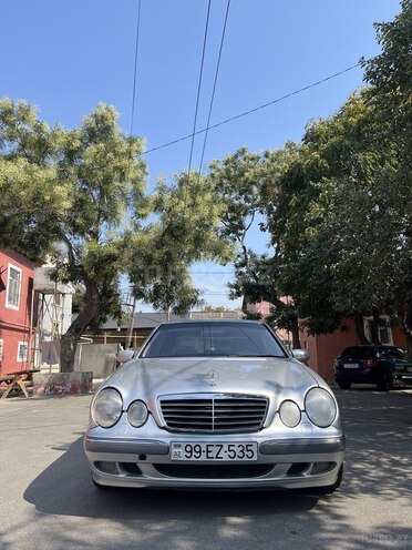 Mercedes E 240 2001, 280,000 km - 2.4 l - Bakı
