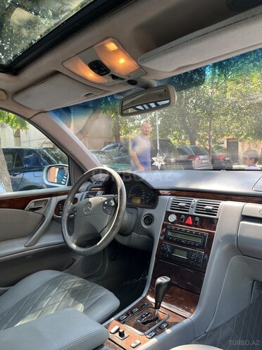 Mercedes E 240 2001, 280,000 km - 2.4 l - Bakı