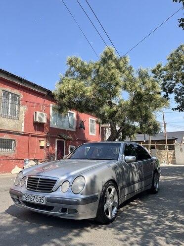 Mercedes E 240 2001, 280,000 km - 2.4 l - Bakı