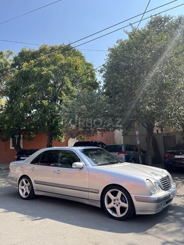 Mercedes E 240 2001, 280,000 km - 2.4 l - Bakı