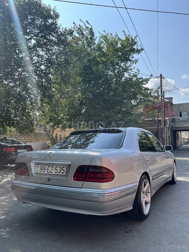 Mercedes E 240 2001, 280,000 km - 2.4 l - Bakı
