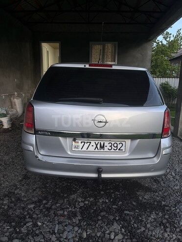Opel Astra 2009, 204,173 km - 1.4 l - Zaqatala