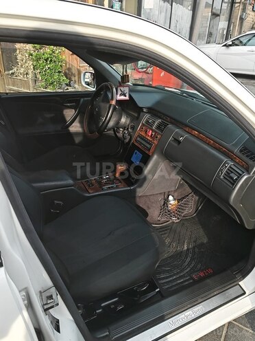 Mercedes E 220 d 2001, 545,788 km - 2.2 l - Bakı