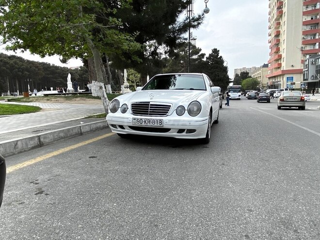 Mercedes E 220 d 2001, 545,788 km - 2.2 l - Bakı