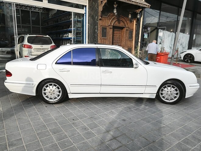 Mercedes E 220 d 2001, 545,788 km - 2.2 l - Bakı