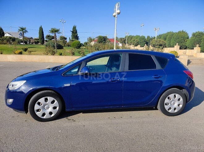 Opel Astra 2010, 200,000 km - 1.4 l - Bərdə