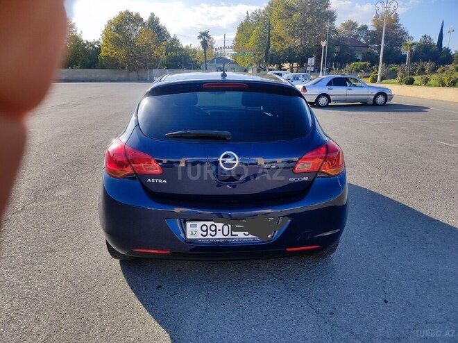 Opel Astra 2010, 200,000 km - 1.4 l - Bərdə