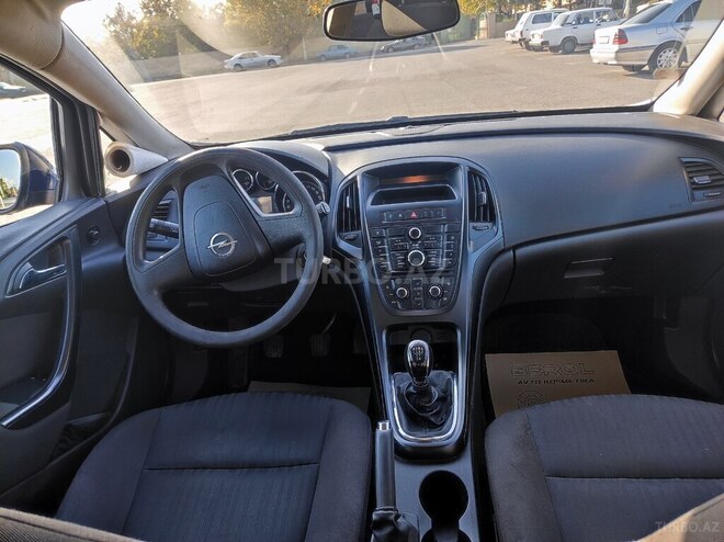 Opel Astra 2010, 200,000 km - 1.4 l - Bərdə