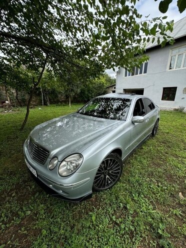 Mercedes E 220 d 2004, 414,000 km - 2.2 л - Zaqatala