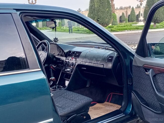 Mercedes C 180 1995, 278,000 km - 1.8 l - Gəncə