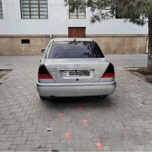 Mercedes C 200 1995, 100,000 km - 2.0 л - Horadiz