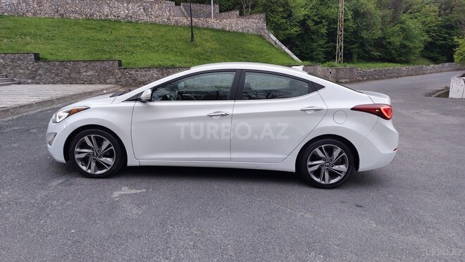 Hyundai Elantra 2015, 128,000 km - 1.8 л - Şəki