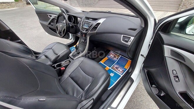Hyundai Elantra 2015, 128,000 km - 1.8 л - Şəki