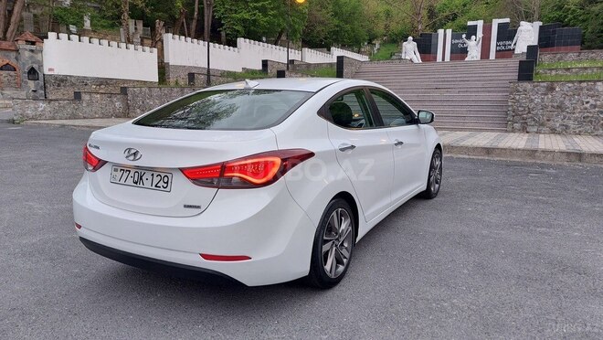 Hyundai Elantra 2015, 128,000 km - 1.8 л - Şəki