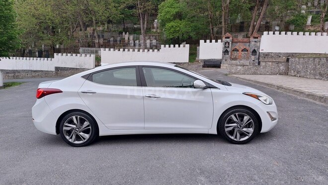 Hyundai Elantra 2015, 128,000 km - 1.8 л - Şəki