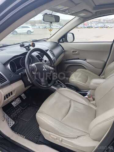 Mitsubishi Outlander 2006, 25,000 km - 3.0 l - Bakı