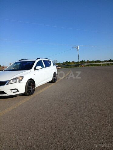 Kia Ceed 2011, 250,000 km - 1.6 l - Astara