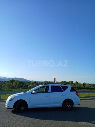 Kia Ceed 2011, 250,000 km - 1.6 l - Astara