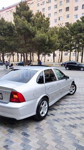 Opel Vectra 1999, 327,211 km - 1.8 l - Sumqayıt