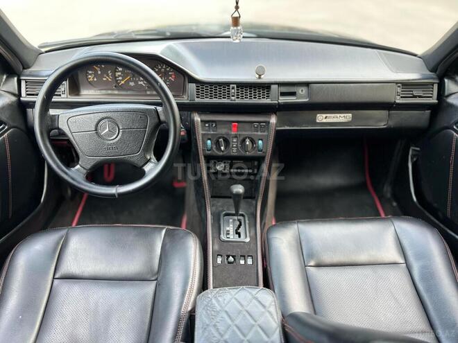 Mercedes E 220 1995, 227,000 km - 2.2 l - Sumqayıt