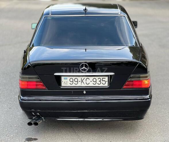 Mercedes E 220 1995, 227,000 km - 2.2 l - Sumqayıt