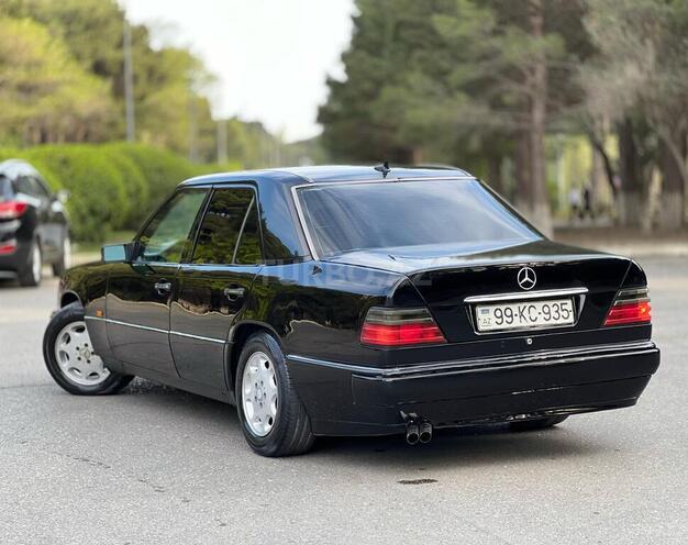 Mercedes E 220 1995, 227,000 km - 2.2 l - Sumqayıt