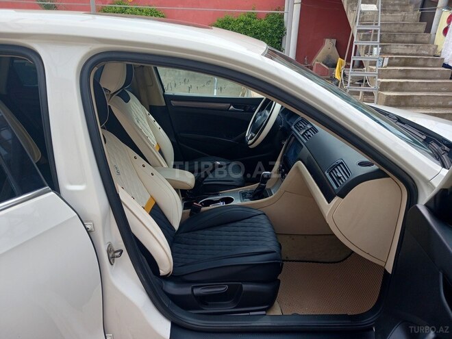 Volkswagen Passat 2014, 333,134 km - 2.5 л - Bakı