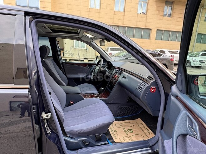 Mercedes E 220 d 2002, 390,000 km - 2.2 л - Bakı