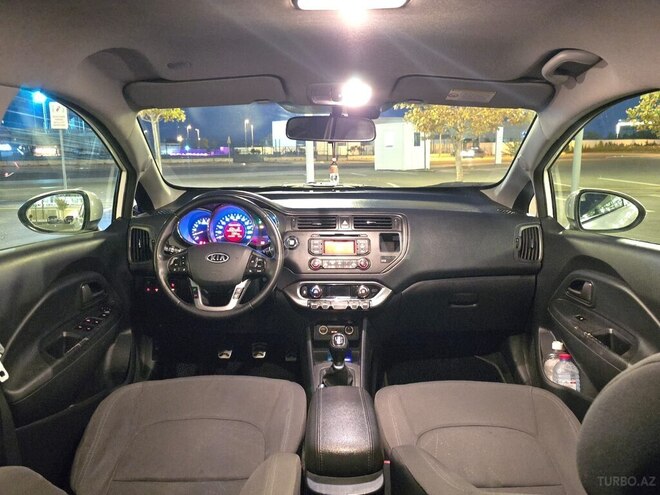 Kia Rio 2011, 202,000 km - 1.1 л - Bakı