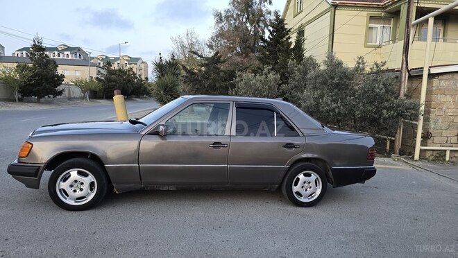 Mercedes E 200 d 1990, 450,000 km - 2.0 l - Bakı