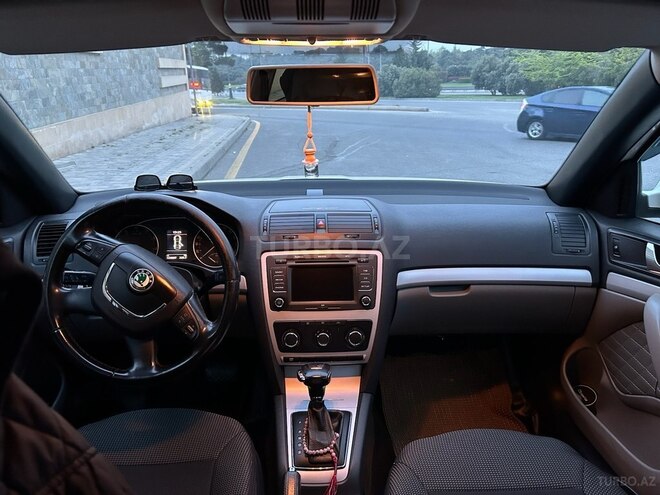 Skoda Octavia 2011, 130,000 km - 1.6 l - Bakı
