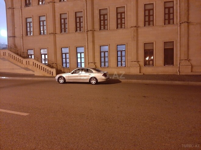 Mercedes E 270 2002, 270,600 km - 2.7 l - Bakı