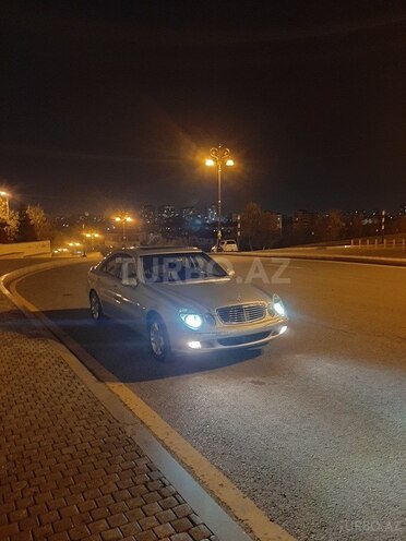 Mercedes E 270 2002, 270,600 km - 2.7 l - Bakı