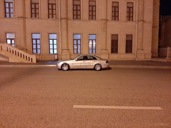 Mercedes E 270 2002, 270,600 km - 2.7 l - Bakı