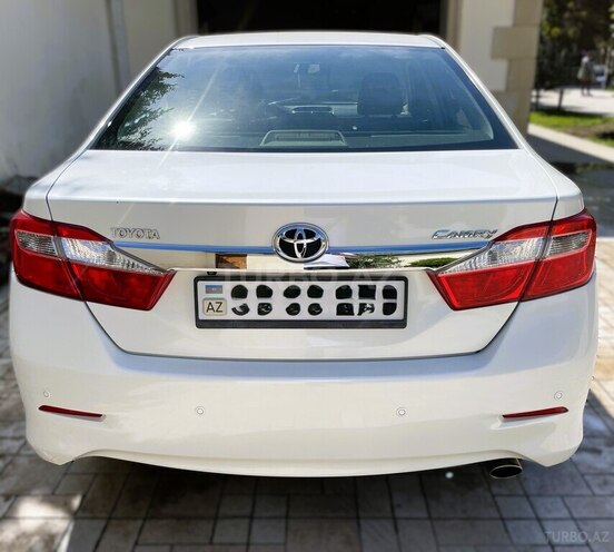 Toyota Camry-5