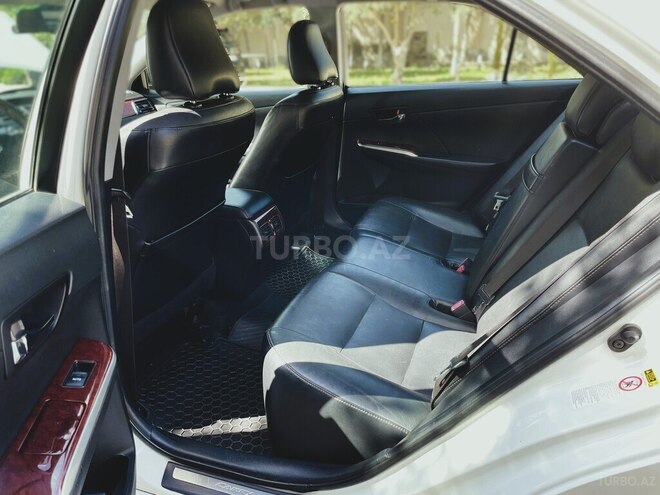 Toyota Camry-15