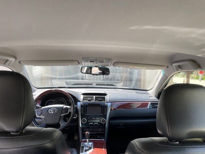 Toyota Camry-16