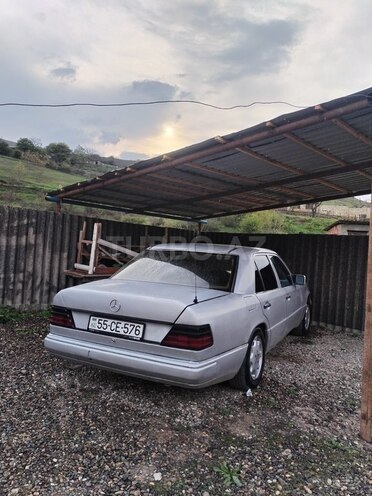 Mercedes E 250 1990, 52,500 km - 2.5 l - Tovuz