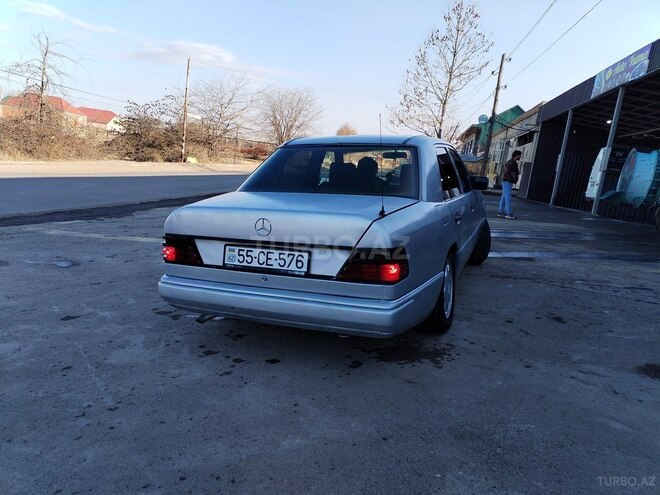 Mercedes E 250 1990, 52,500 km - 2.5 l - Tovuz