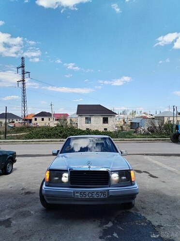 Mercedes E 250 1990, 52,500 km - 2.5 l - Tovuz