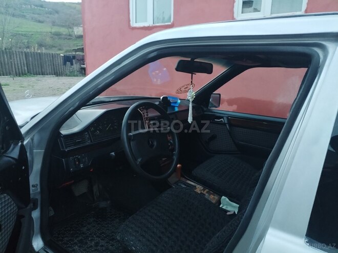 Mercedes E 250 1990, 52,500 km - 2.5 l - Tovuz
