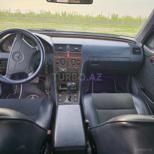 Mercedes C 180 1994, 976,520 km - 1.8 l - Quba
