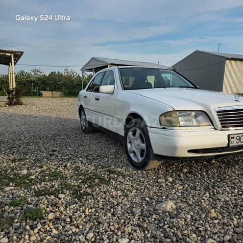 Mercedes C 180 1994, 976,520 km - 1.8 l - Quba