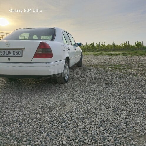 Mercedes C 180 1994, 976,520 km - 1.8 l - Quba