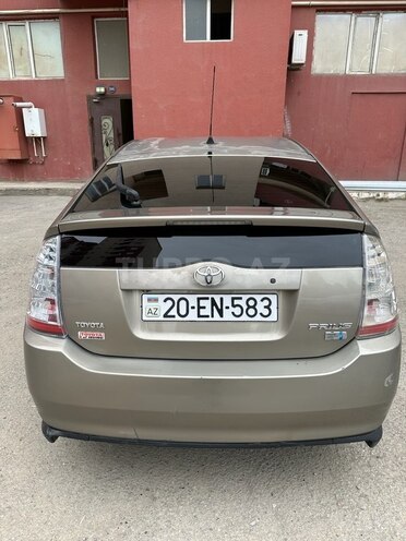 Toyota Prius-2