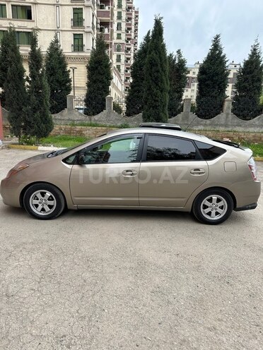 Toyota Prius-4