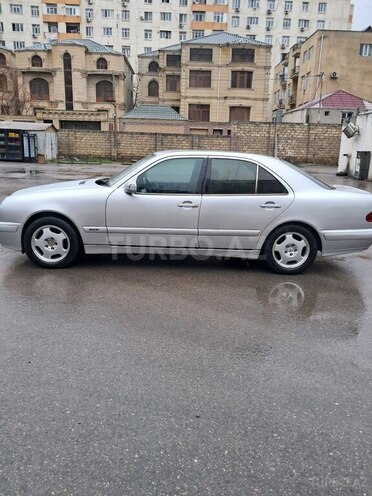 Mercedes E 220 d 2001, 420,000 km - 2.2 l - Bakı