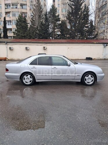 Mercedes E 220 d 2001, 420,000 km - 2.2 l - Bakı