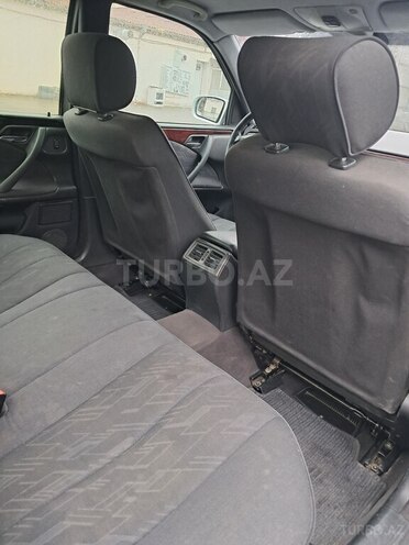 Mercedes E 220 d 2001, 420,000 km - 2.2 l - Bakı