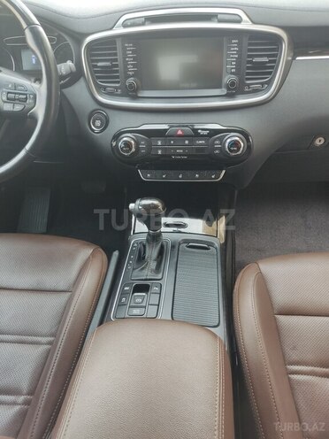 Kia Sorento-10